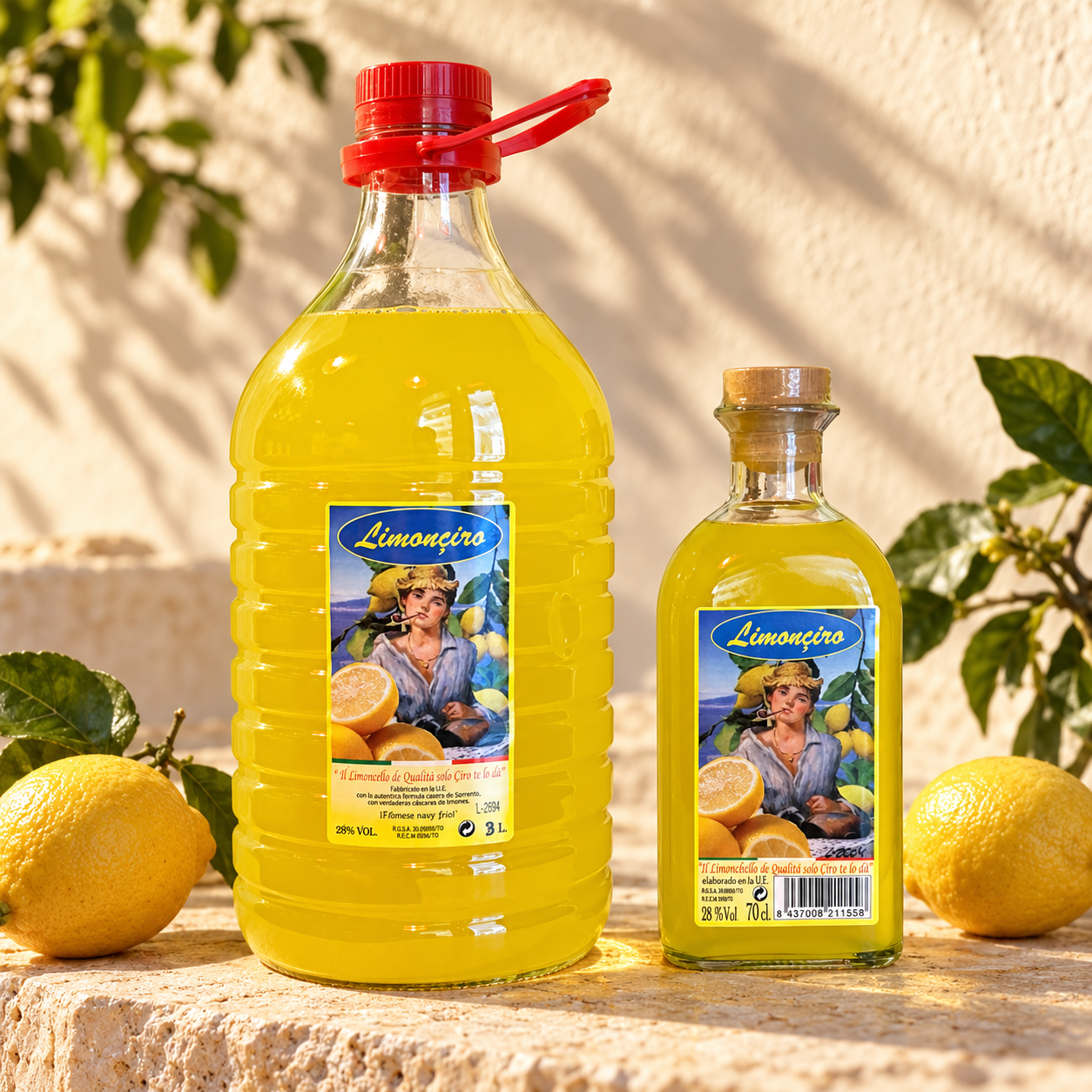 Limonciro: garrafa de 3 litros y botella de 700 ml junto a limones